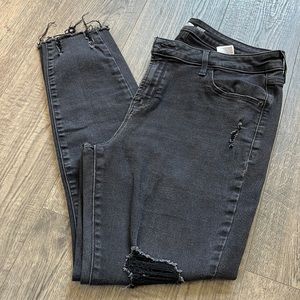Old Navy Rockstar supper skinny ankle jeans